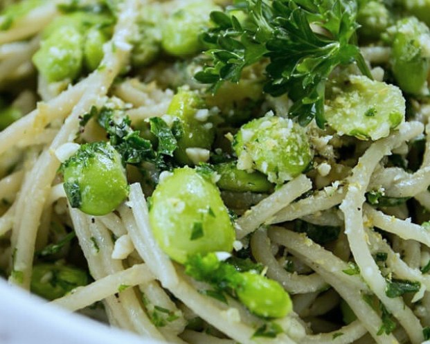 Cheesy Edamame & Parsley Pasta
