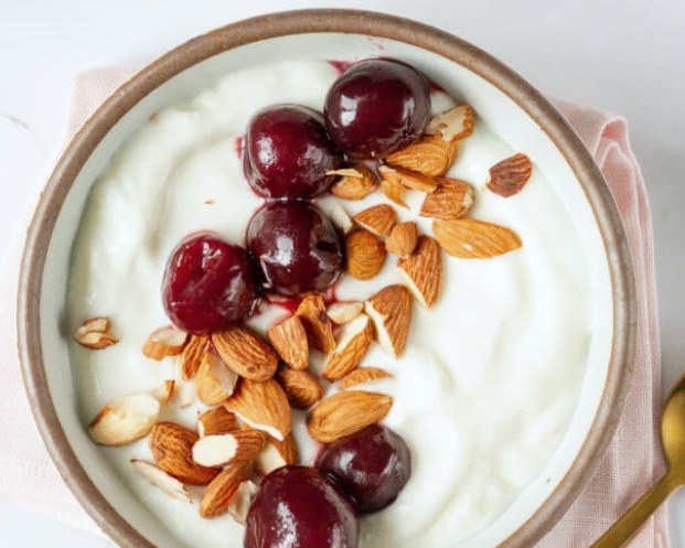 Greek Yogurt, Almonds & Cherries