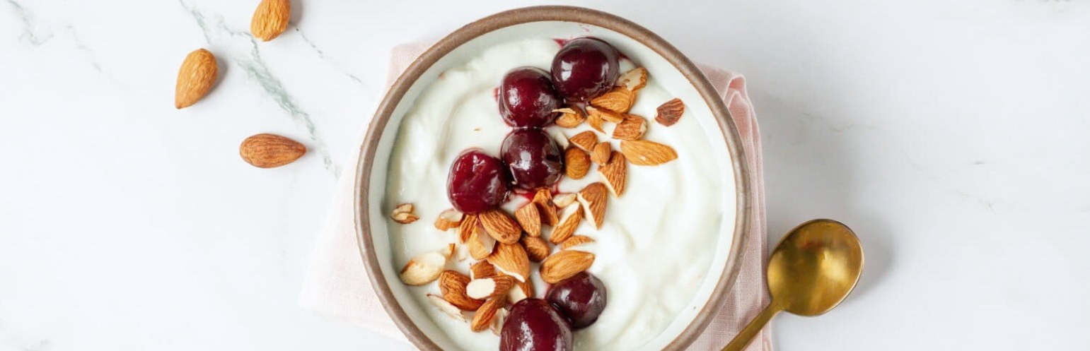 Greek Yogurt, Almonds & Cherries
