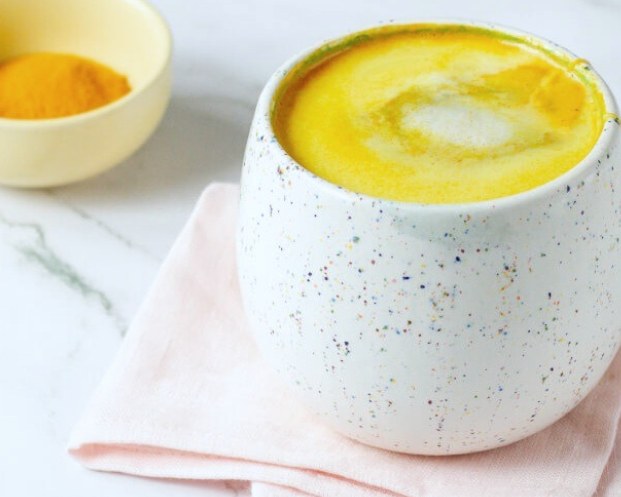 Turmeric & Chamomile Tea Latte